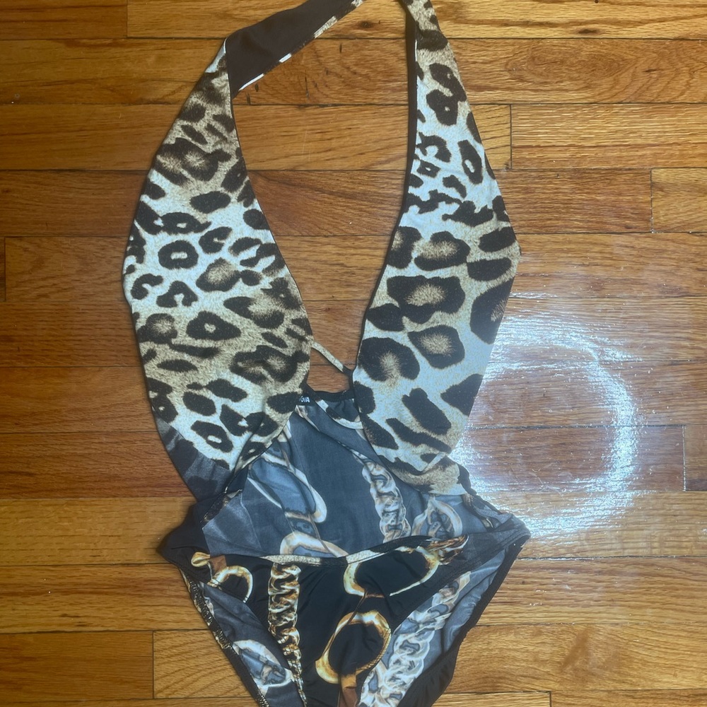 Fashion nova swimsuit and coverup